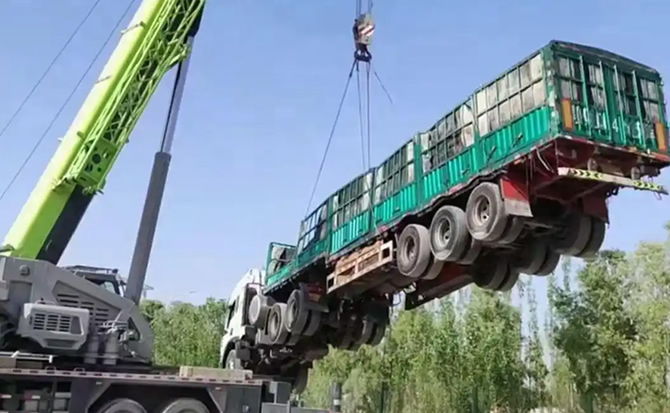 西林道路脱困救援案例
